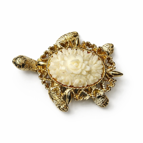 Jewelry - Vintage Gold Tone Turtle Brooch with Carved Floral Center
